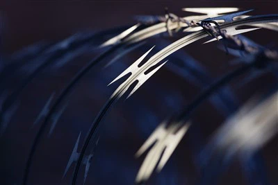 Żyletkowy drut kolczasty